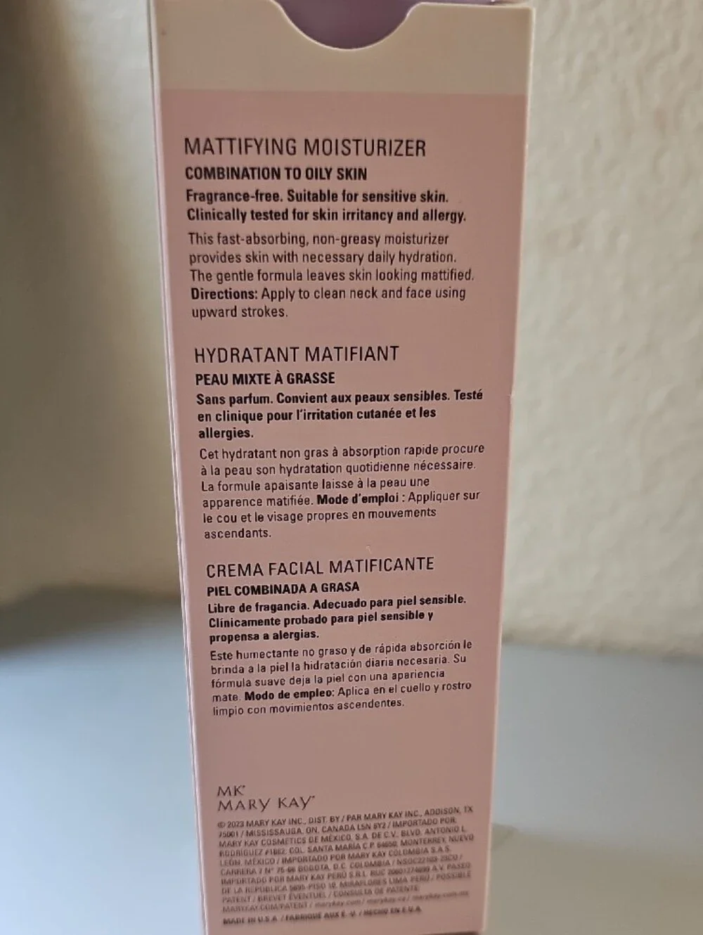 Mary Kay Mattifying Moisturizer in Pale Pink Box